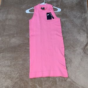 ⭐️ Nike tight fit women’s pink dress NWT ⭐️